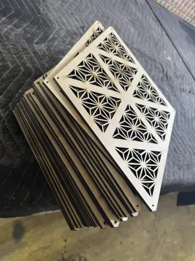 Laser-cut rhombic dodecahedron lamp 4