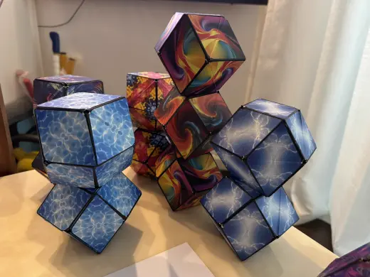 Rhombic dodecahedron magnetic model toy 3