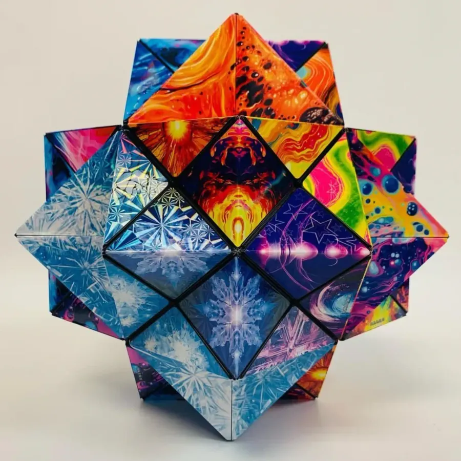 Colourful magnetic rhombic dodecahedron model toy